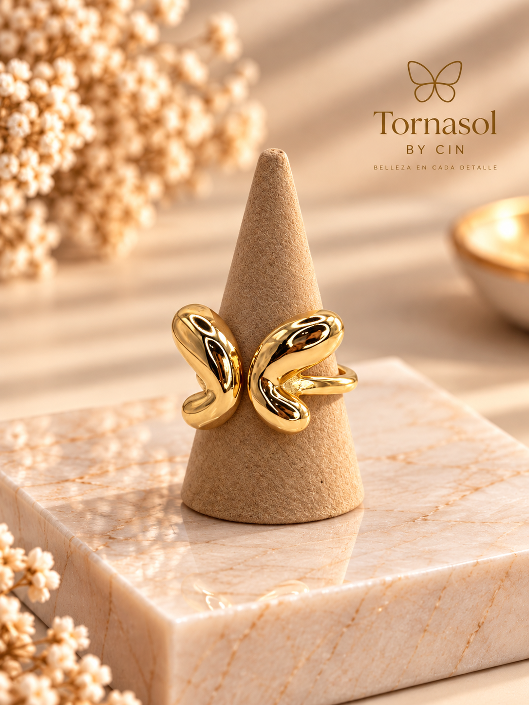 Imagen ilustrativa de Anillo Mariposa Dorada